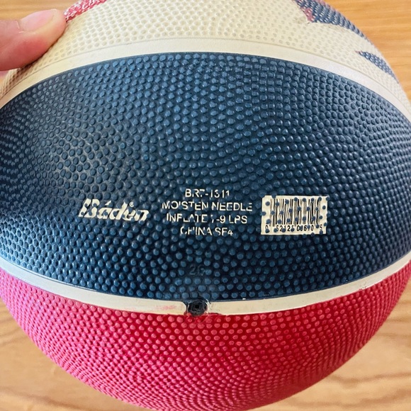 Barack Obama basketball Rare - Picture 3 of 4